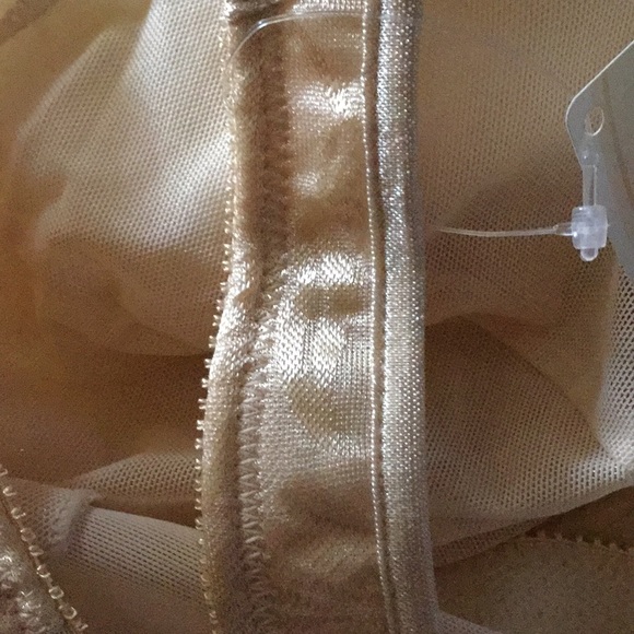 Amoena mastectomy Bra - Picture 3 of 5